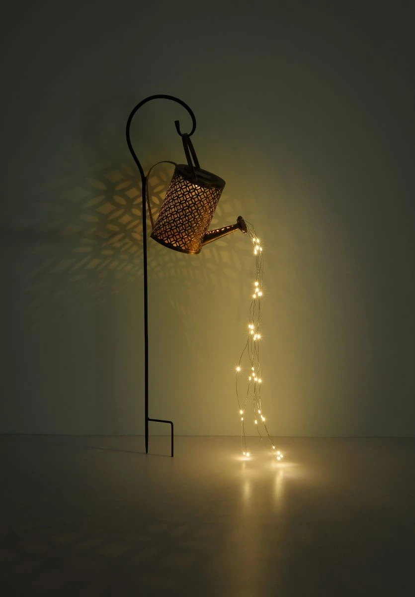 LED Solarleuchte Gießkanne Mit Lichterkette Auf Erdspieß Aus Metall Goldfarben 26x12,6x85cm Von Globo – Bild 5