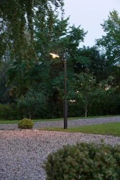 KONSTSMIDE Vega Schwarze Standleuchte